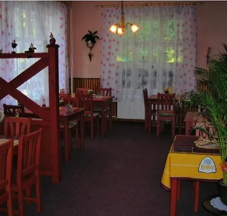 בית הארחה Restaurace A Prvni Mlyn חומוטוב